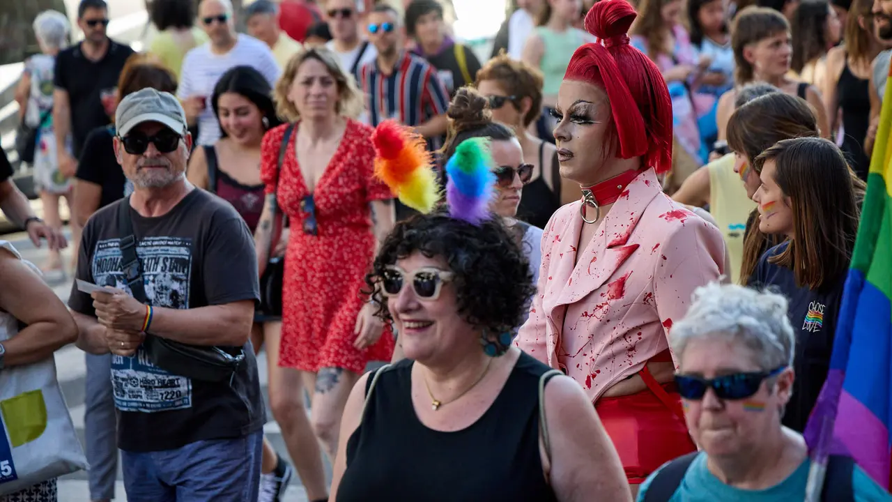 Manifestación convocada por la plataforma 28J con motivo del Día Internacional del Orgullo LGTBI+ en Pamplona. IÑIGO ALZUGARAY