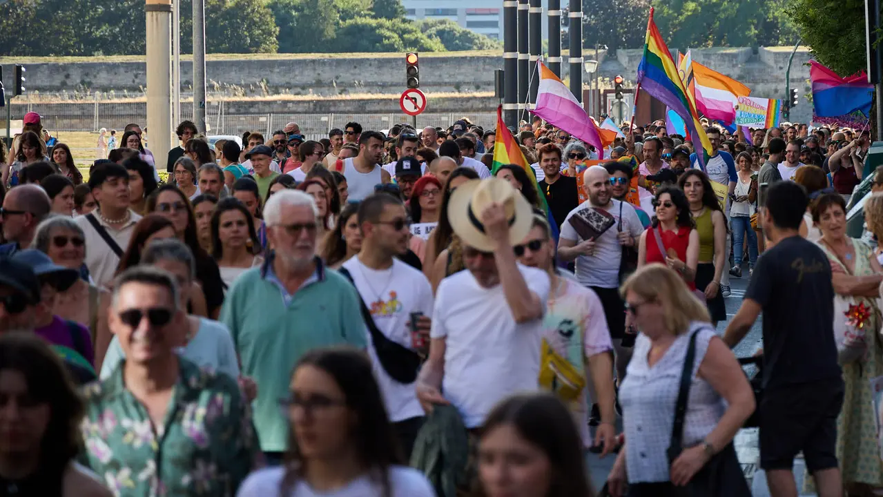 Manifestación convocada por la plataforma 28J con motivo del Día Internacional del Orgullo LGTBI+ en Pamplona. IÑIGO ALZUGARAY