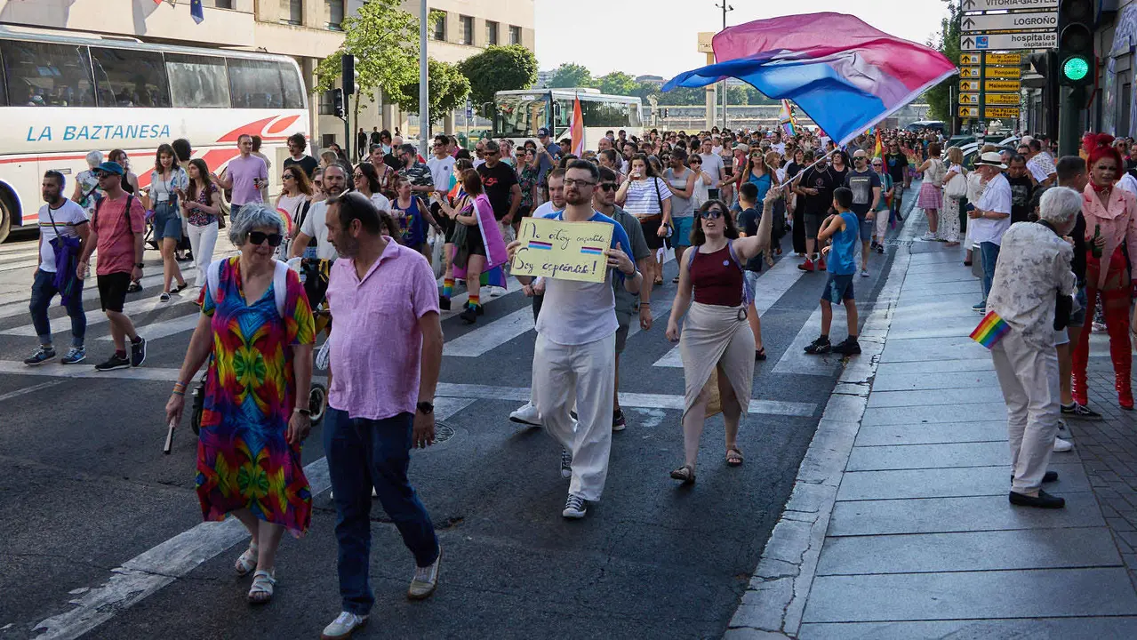Manifestación convocada por la plataforma 28J con motivo del Día Internacional del Orgullo LGTBI+ en Pamplona. IÑIGO ALZUGARAY