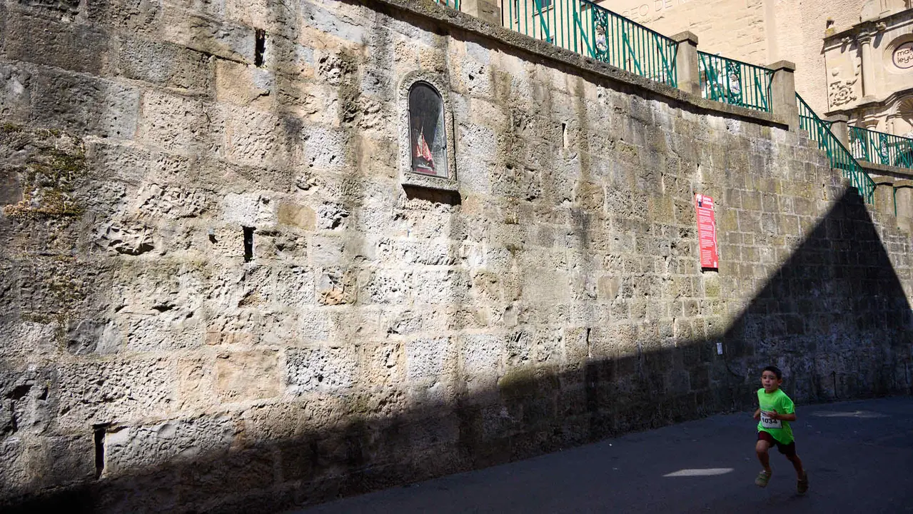 40º edición de la Carrera del Encierro organizada por la peña La Jarana en Pamplona. IÑIGO ALZUGARAY
