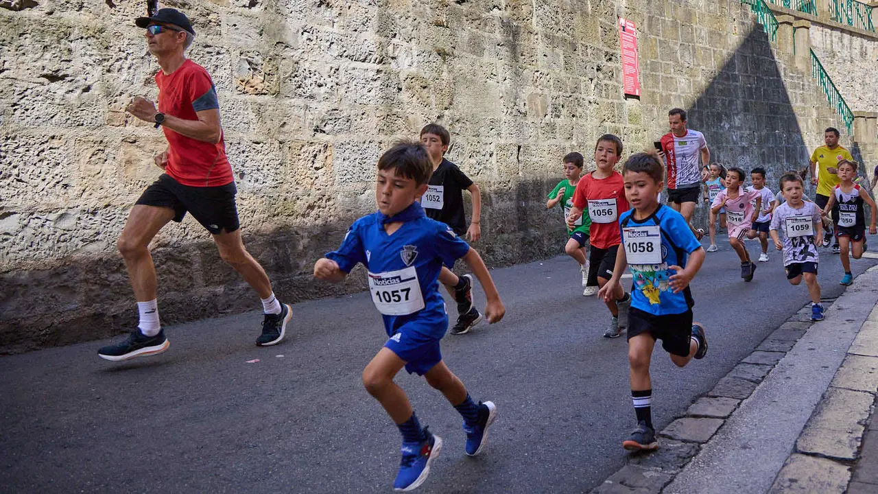 40º edición de la Carrera del Encierro organizada por la peña La Jarana en Pamplona. IÑIGO ALZUGARAY