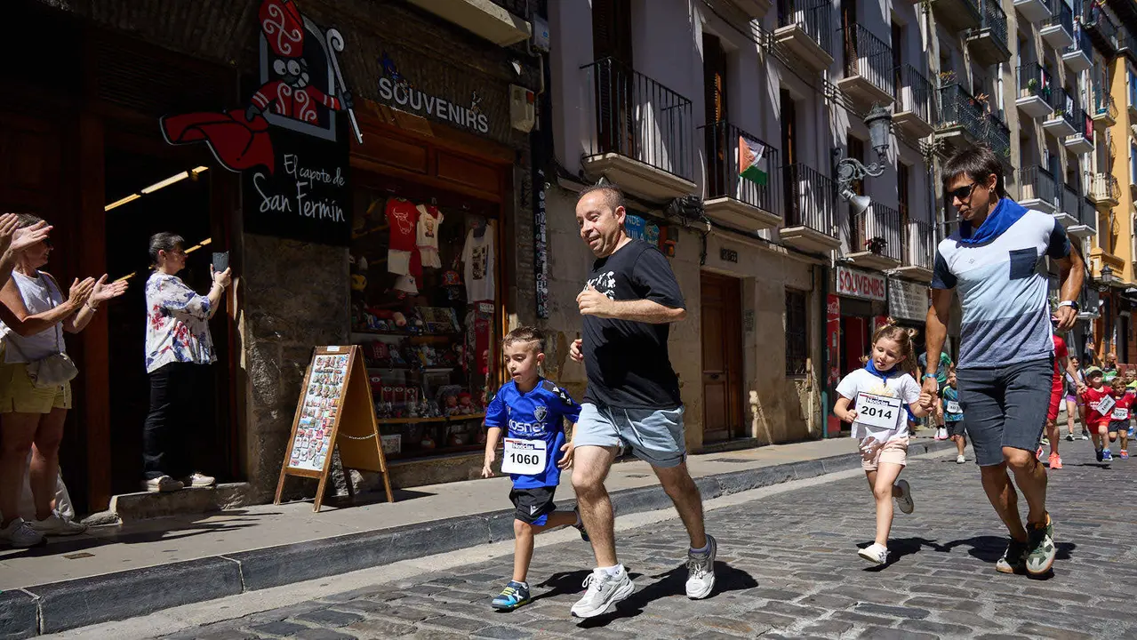 40º edición de la Carrera del Encierro organizada por la peña La Jarana en Pamplona. IÑIGO ALZUGARAY