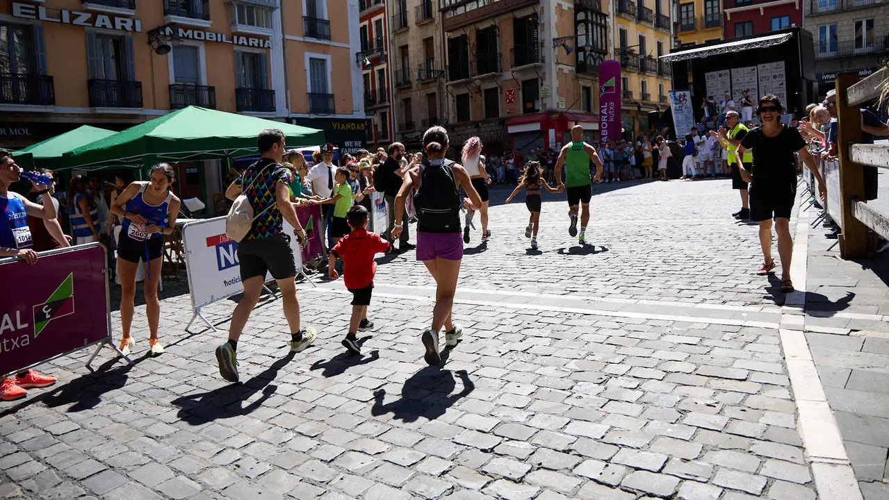 40º edición de la Carrera del Encierro organizada por la peña La Jarana en Pamplona. IÑIGO ALZUGARAY