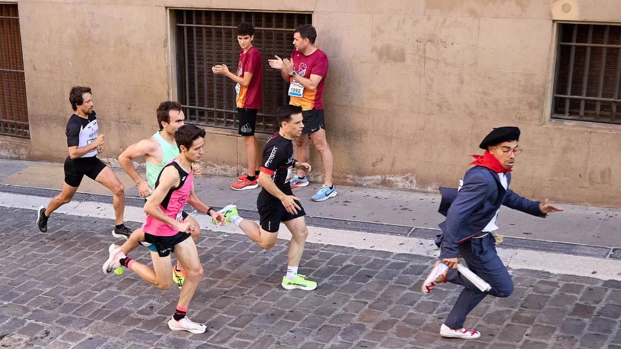 40º edición de la Carrera del Encierro organizada por la peña La Jarana en Pamplona. IÑIGO ALZUGARAY