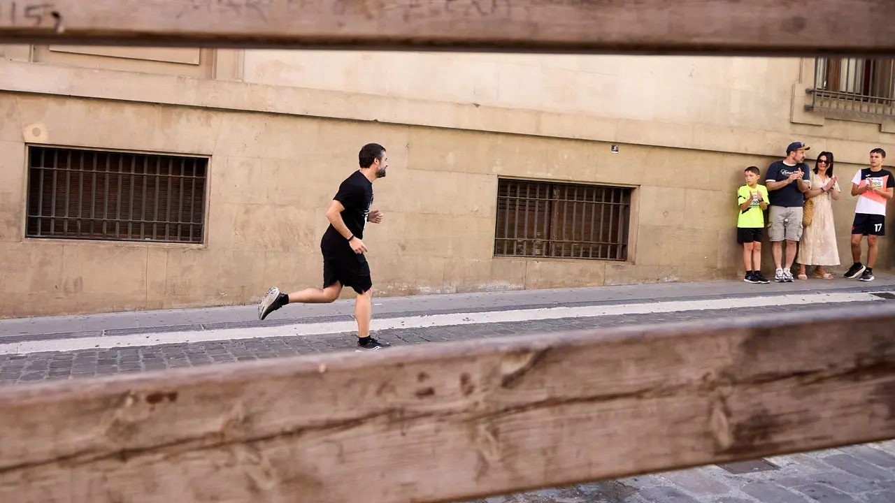 40º edición de la Carrera del Encierro organizada por la peña La Jarana en Pamplona. IÑIGO ALZUGARAY