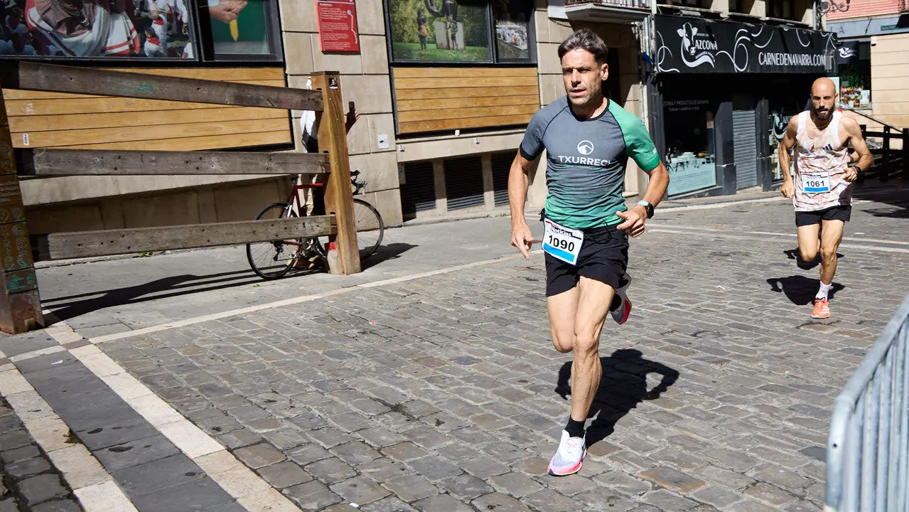 40º edición de la Carrera del Encierro organizada por la peña La Jarana en Pamplona. IÑIGO ALZUGARAY