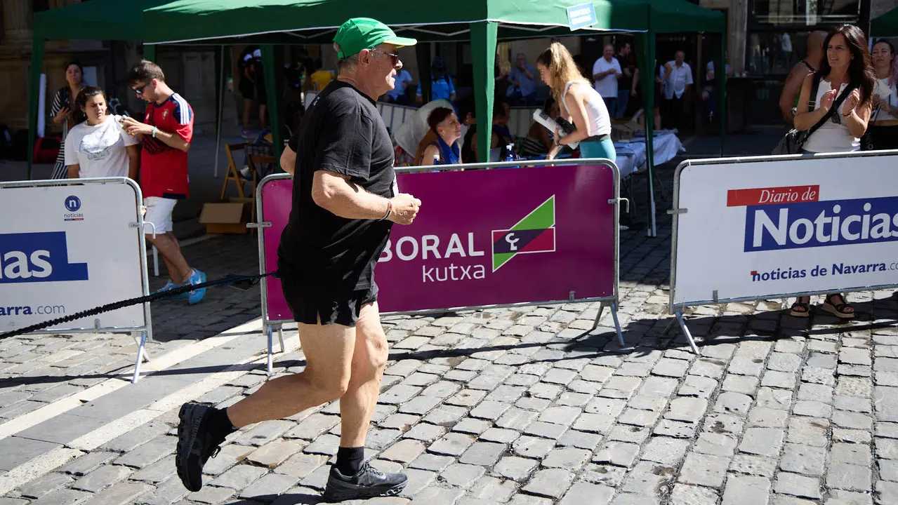 40º edición de la Carrera del Encierro organizada por la peña La Jarana en Pamplona. IÑIGO ALZUGARAY