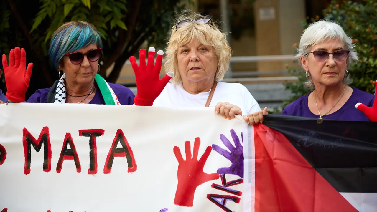 Lunes Lilas realiza un acto de homenaje a Nagore Laffage, asesinada por José Diego Yllanes Vizcay tras intentar violarla en los Sanfermines de 2008. IÑIGO ALZUGARAY