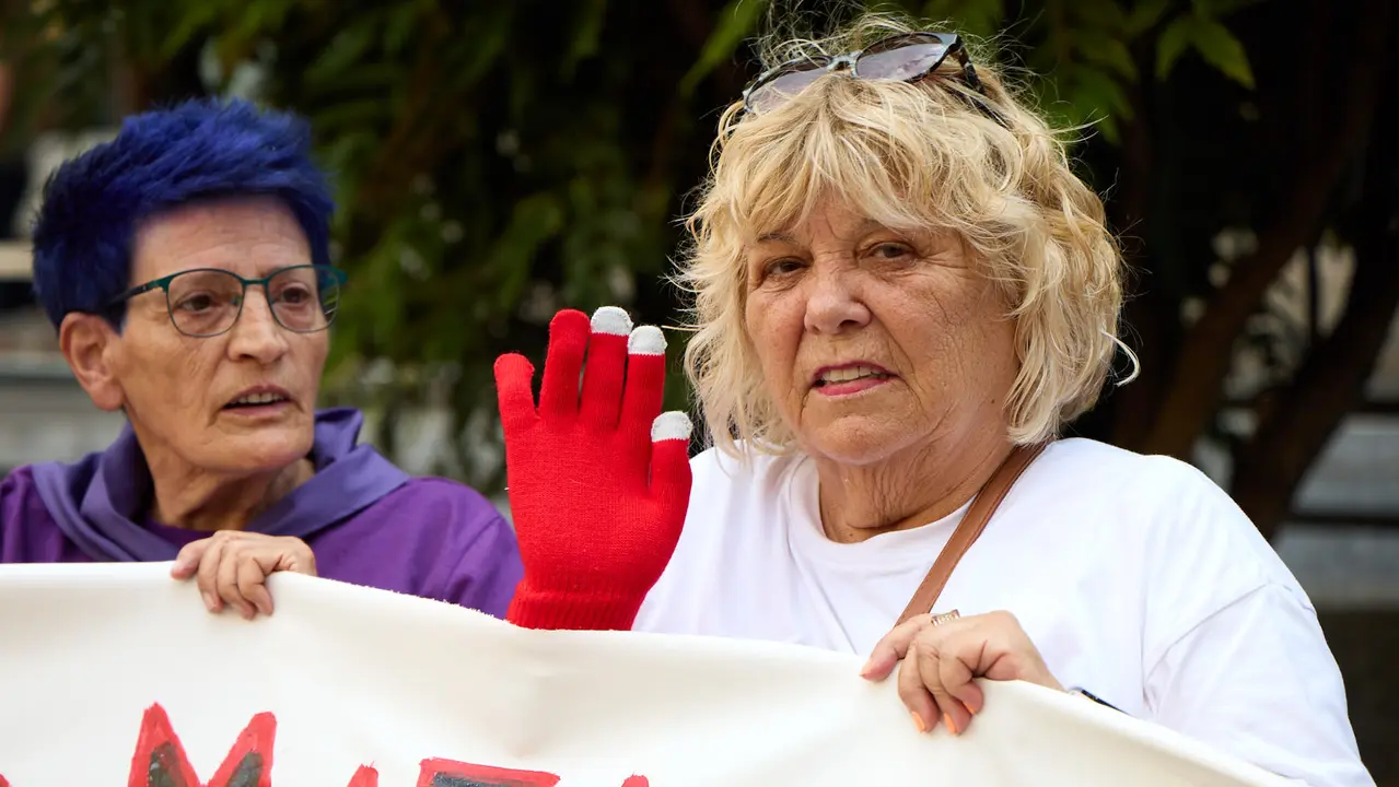 Lunes Lilas realiza un acto de homenaje a Nagore Laffage, asesinada por José Diego Yllanes Vizcay tras intentar violarla en los Sanfermines de 2008. IÑIGO ALZUGARAY