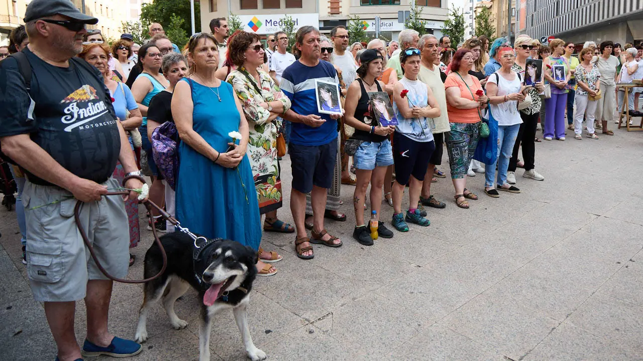 Lunes Lilas realiza un acto de homenaje a Nagore Laffage, asesinada por José Diego Yllanes Vizcay tras intentar violarla en los Sanfermines de 2008. IÑIGO ALZUGARAY