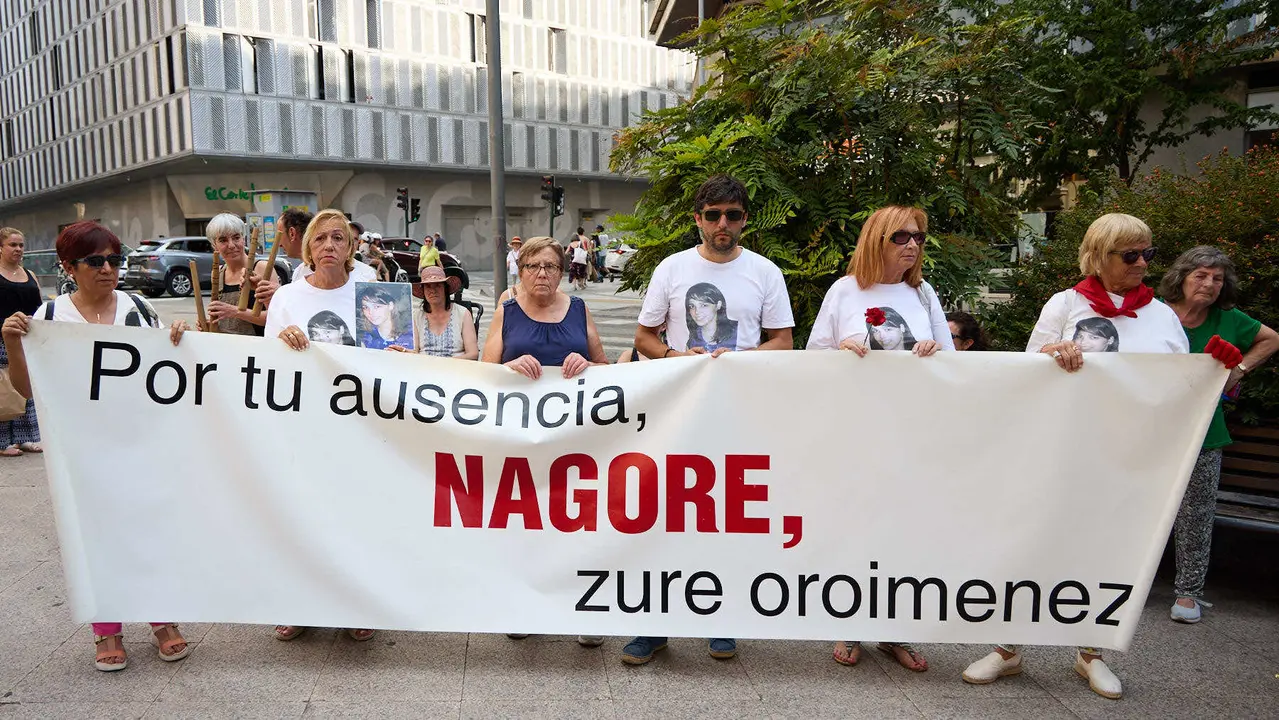 Lunes Lilas realiza un acto de homenaje a Nagore Laffage, asesinada por José Diego Yllanes Vizcay tras intentar violarla en los Sanfermines de 2008. IÑIGO ALZUGARAY