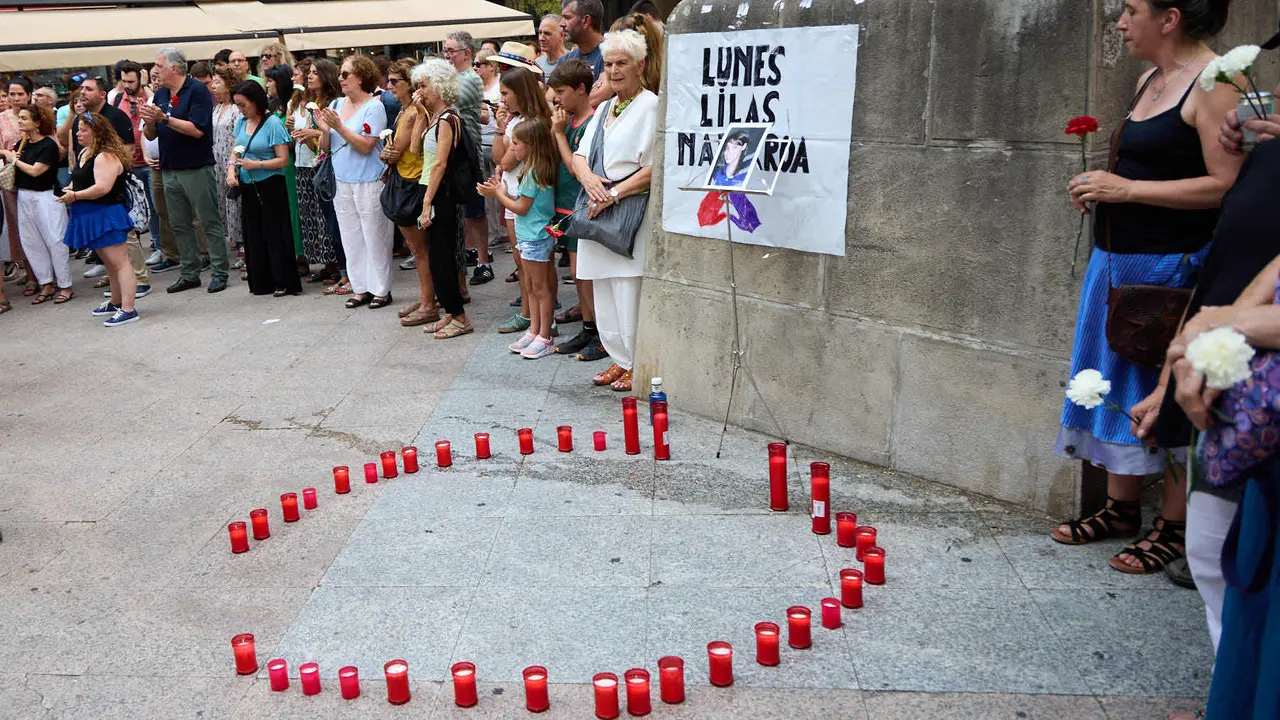 Lunes Lilas realiza un acto de homenaje a Nagore Laffage, asesinada por José Diego Yllanes Vizcay tras intentar violarla en los Sanfermines de 2008. IÑIGO ALZUGARAY
