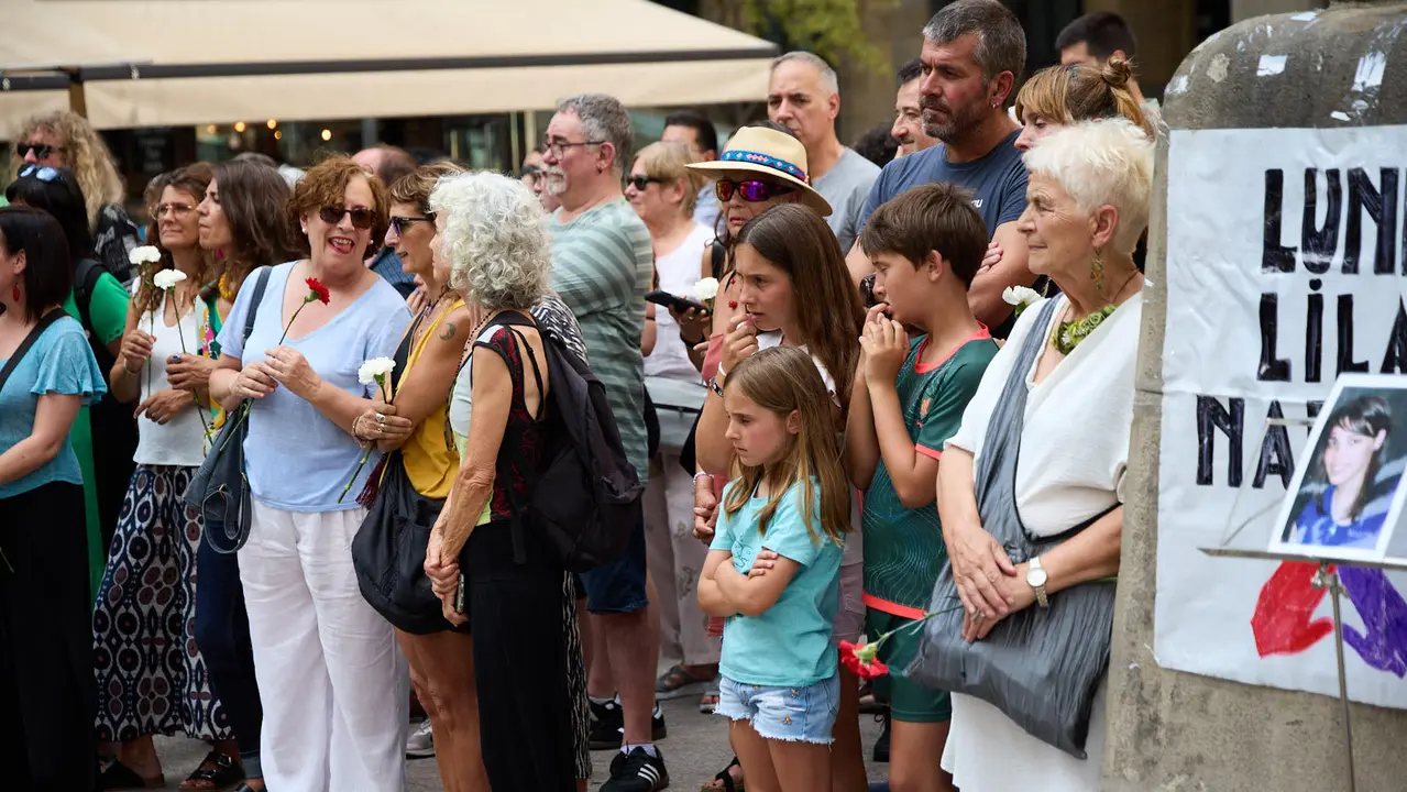 Lunes Lilas realiza un acto de homenaje a Nagore Laffage, asesinada por José Diego Yllanes Vizcay tras intentar violarla en los Sanfermines de 2008. IÑIGO ALZUGARAY