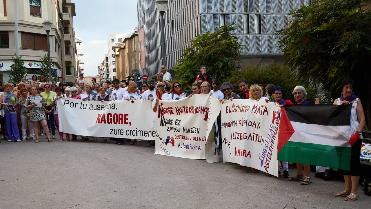 Lunes Lilas realiza un acto de homenaje a Nagore Laffage, asesinada por José Diego Yllanes Vizcay tras intentar violarla en los Sanfermines de 2008. IÑIGO ALZUGARAY