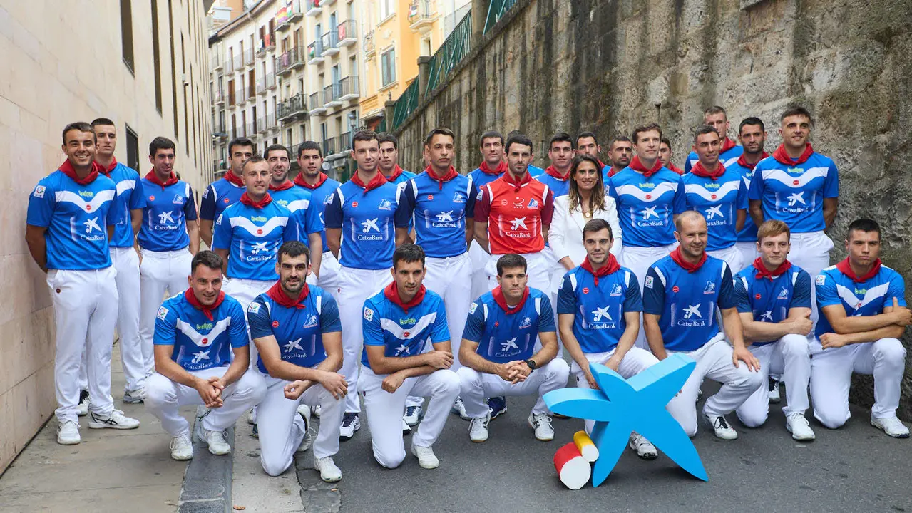 Presentación del Torneo de San Fermín de Pelota 2025, con la presencia de los 32 pelotaris que disputarán dicho campeonato en el frontón Labrit de Pamplona. IÑIGO ALZUGARAY