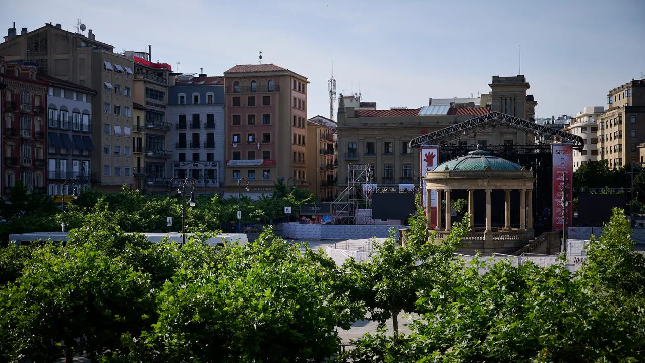 Transformación de Pamplona previo a San Fermín 2025. PABLO LASAOSA