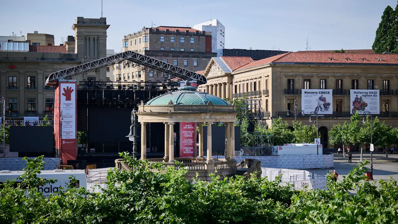 Transformación de Pamplona previo a San Fermín 2025. PABLO LASAOSA