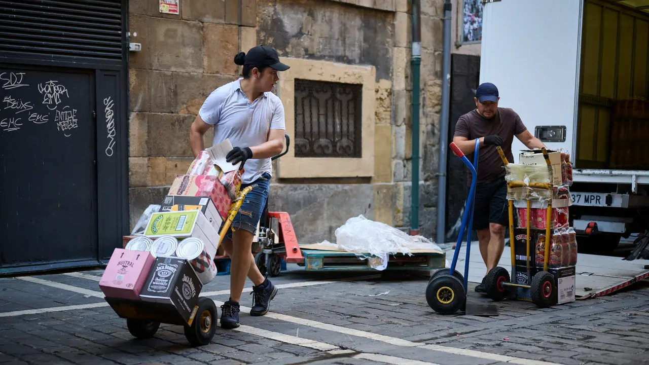 Transformación de Pamplona previo a San Fermín 2025. PABLO LASAOSA