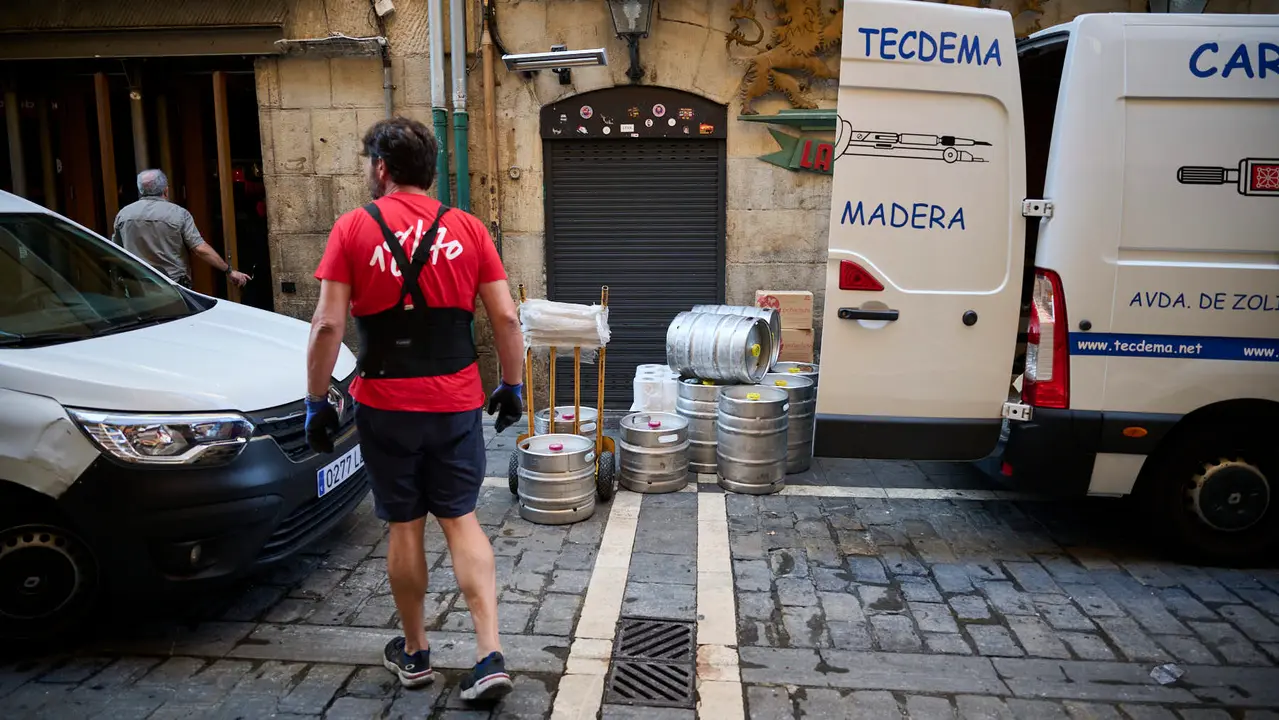 Transformación de Pamplona previo a San Fermín 2025. PABLO LASAOSA