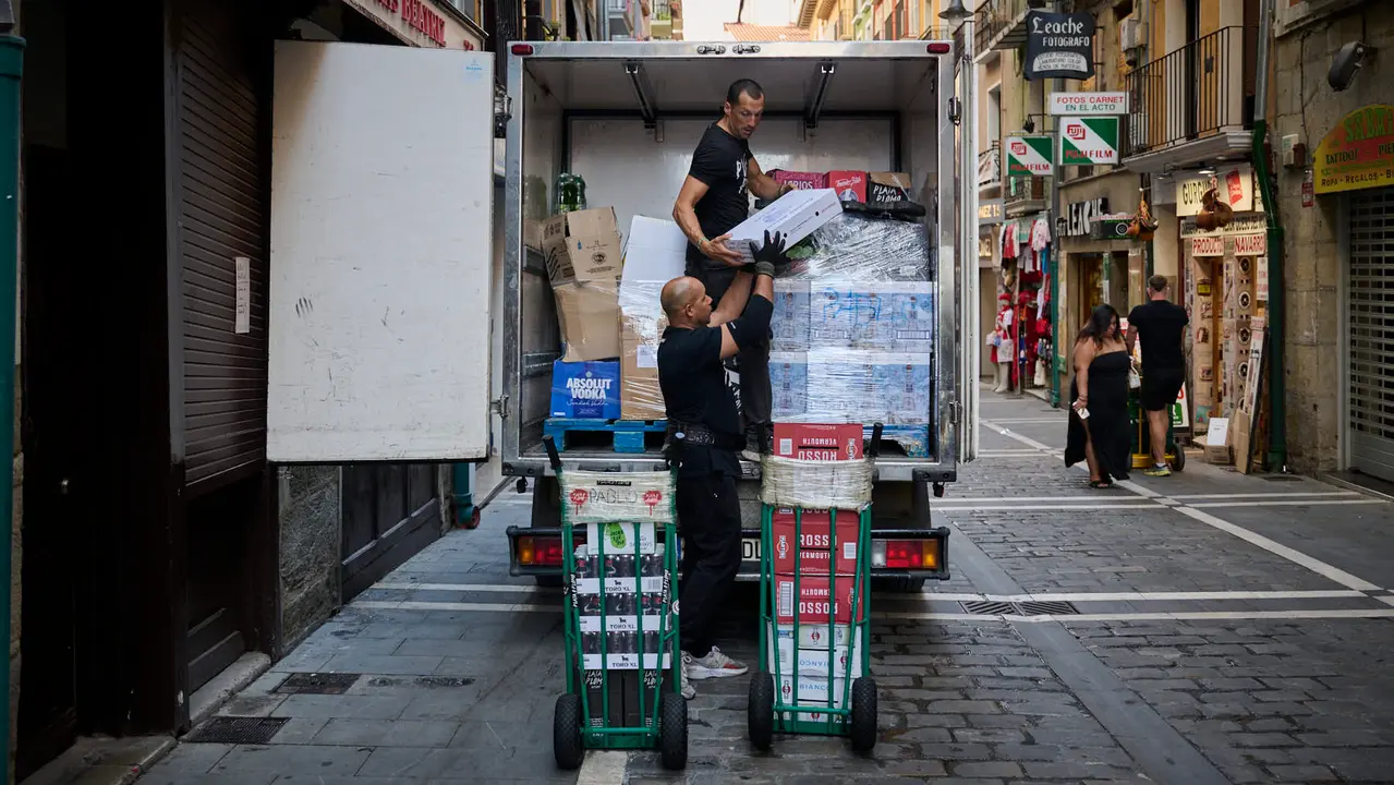 Transformación de Pamplona previo a San Fermín 2025. PABLO LASAOSA