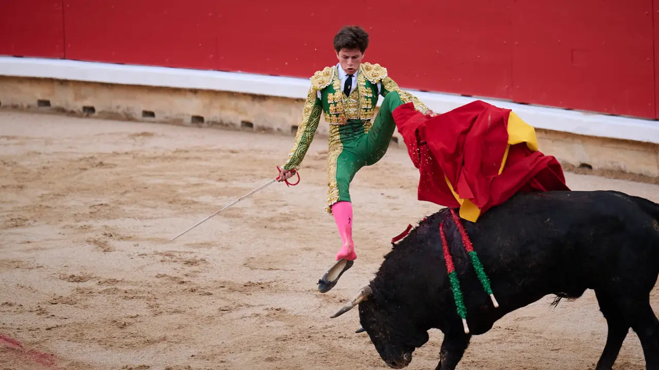 Novillada de Pincha durante las fiestas de San Fermín 2025 para los novilleros Aarón Palacio, El Mene y Bruno Martínez. PABLO LASAOSA