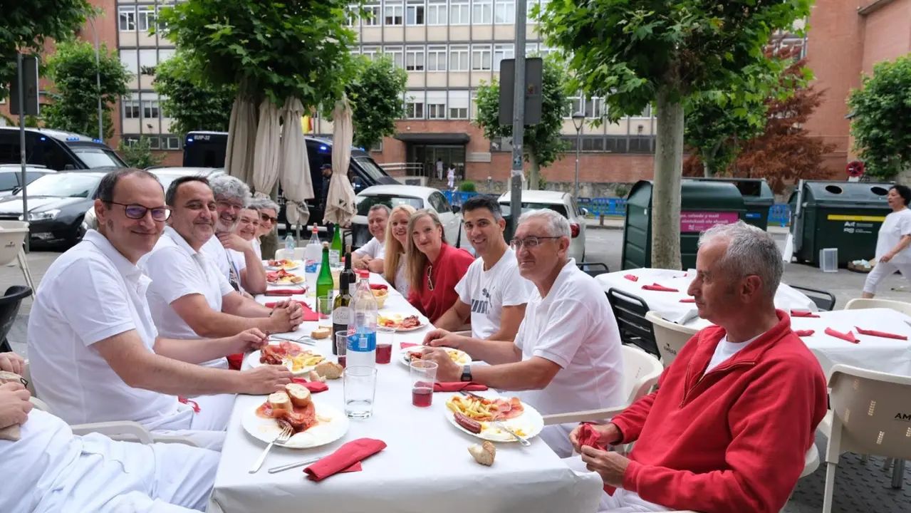 Almuerzos de San Fermín. REDACCION