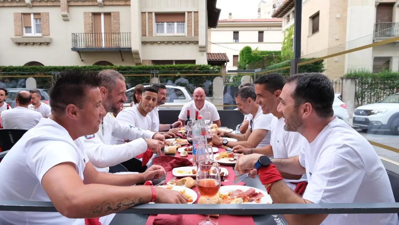 Almuerzos de San Fermín. REDACCION