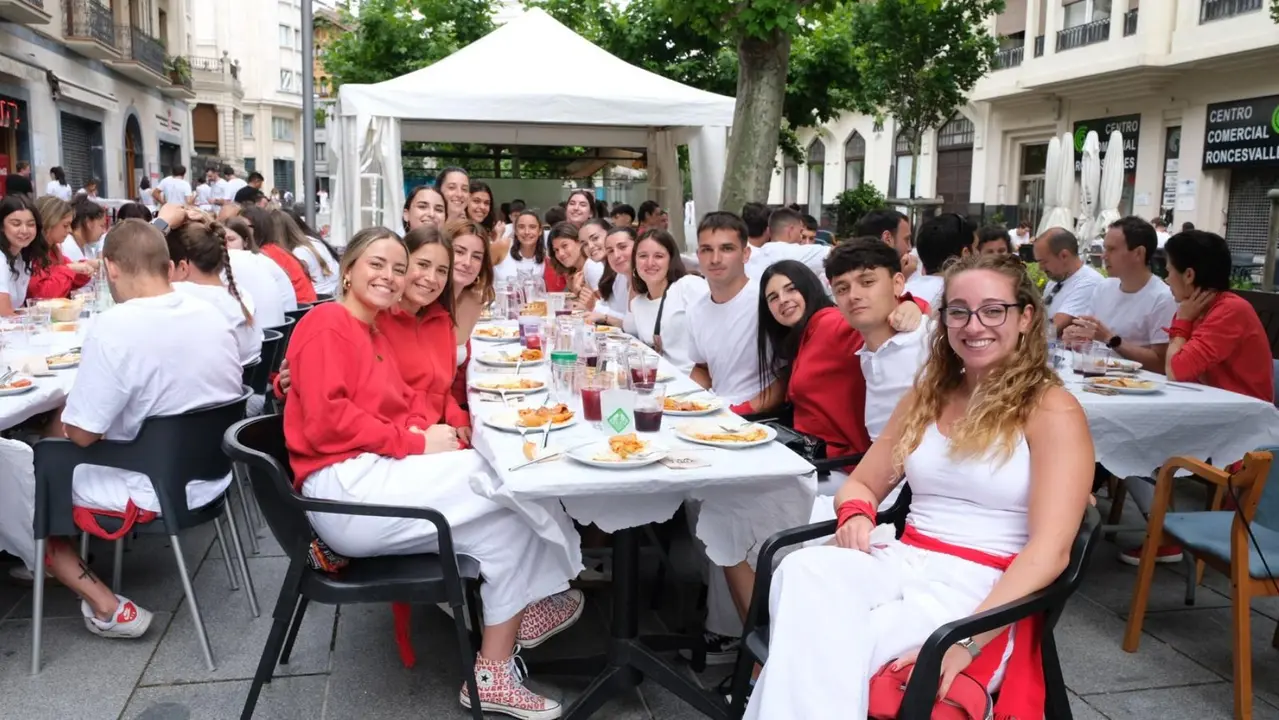 Almuerzos de San Fermín. REDACCION