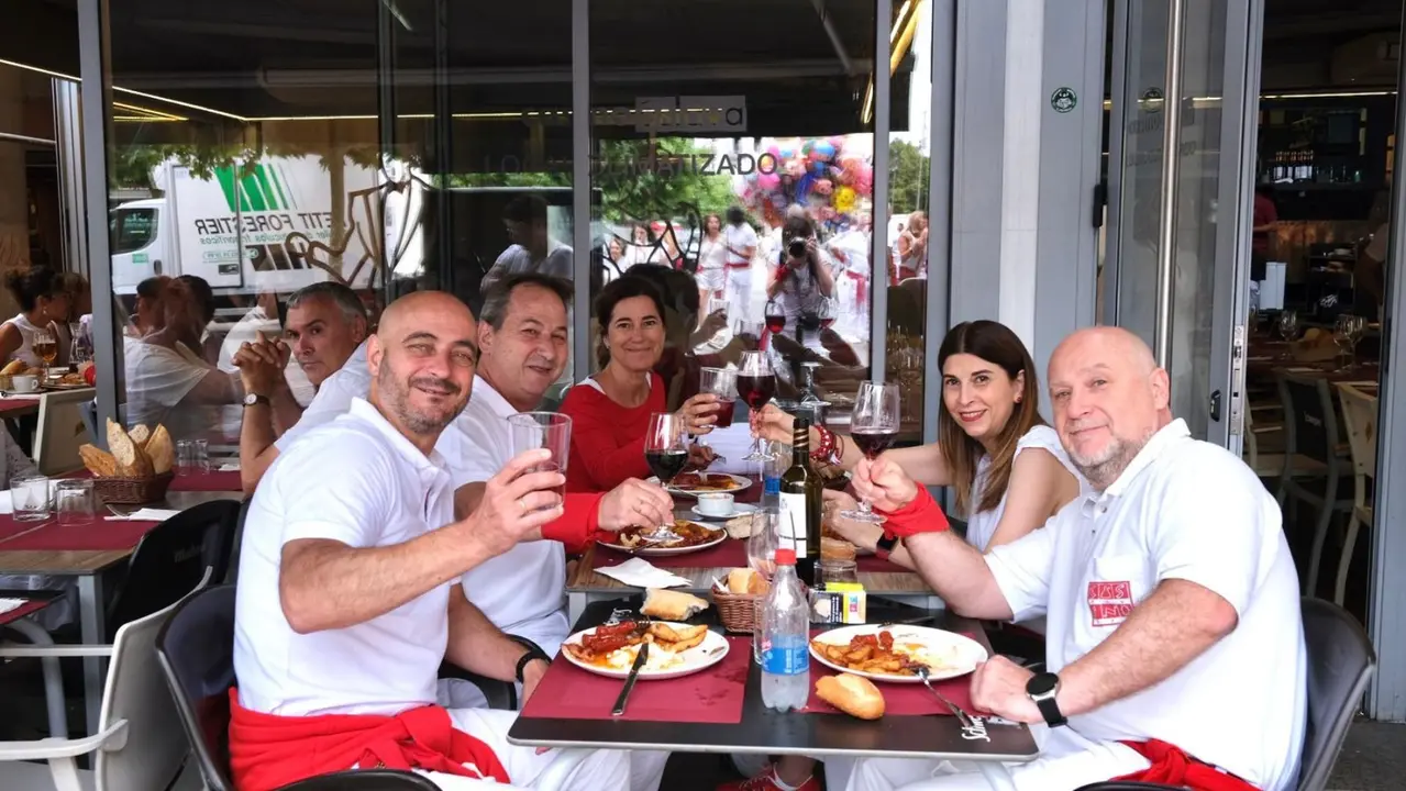 Almuerzos de San Fermín. REDACCION
