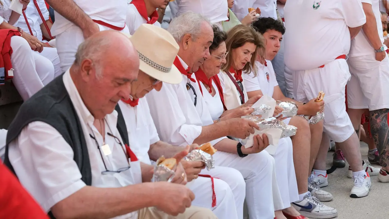 Ambiente en la Corrida de Rejones en la Feria del Toro de San Fermín 2025. Maite H. Mateo.-03
