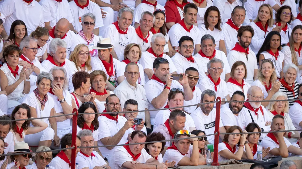 Ambiente en la Corrida de Rejones en la Feria del Toro de San Fermín 2025. Maite H. Mateo.-12