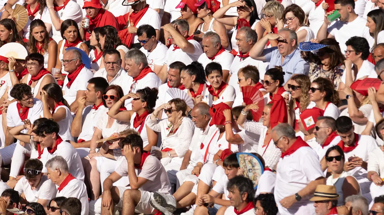 Ambiente en la Corrida de Rejones en la Feria del Toro de San Fermín 2025. Maite H. Mateo.-17