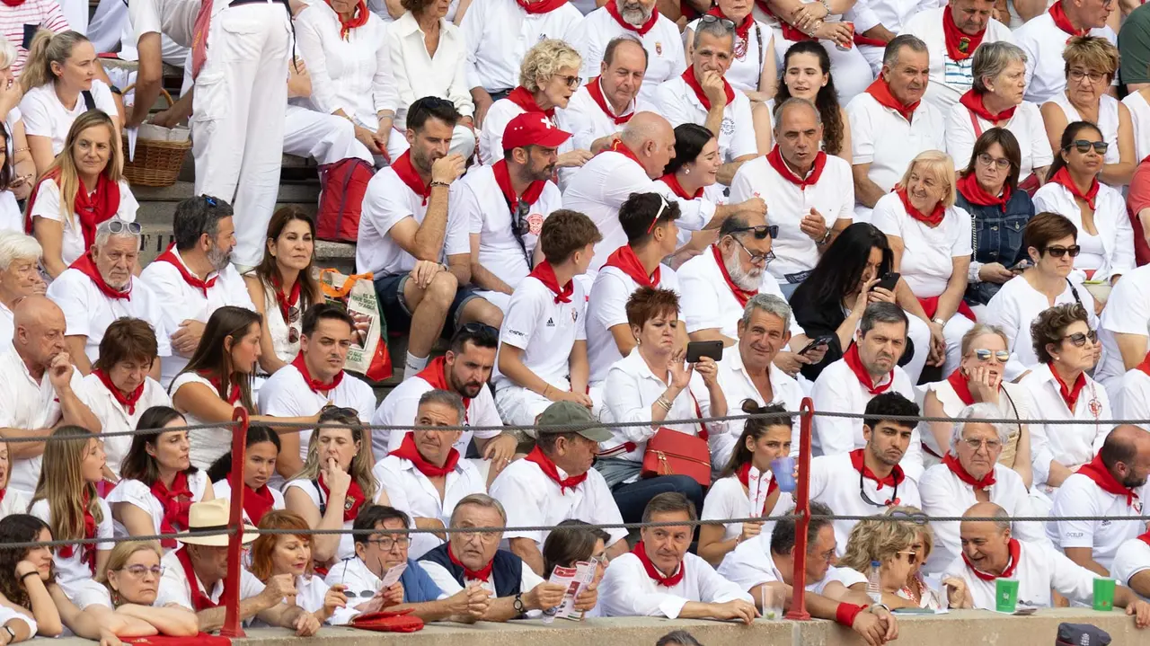 Ambiente en la Corrida de Rejones en la Feria del Toro de San Fermín 2025. Maite H. Mateo.-19