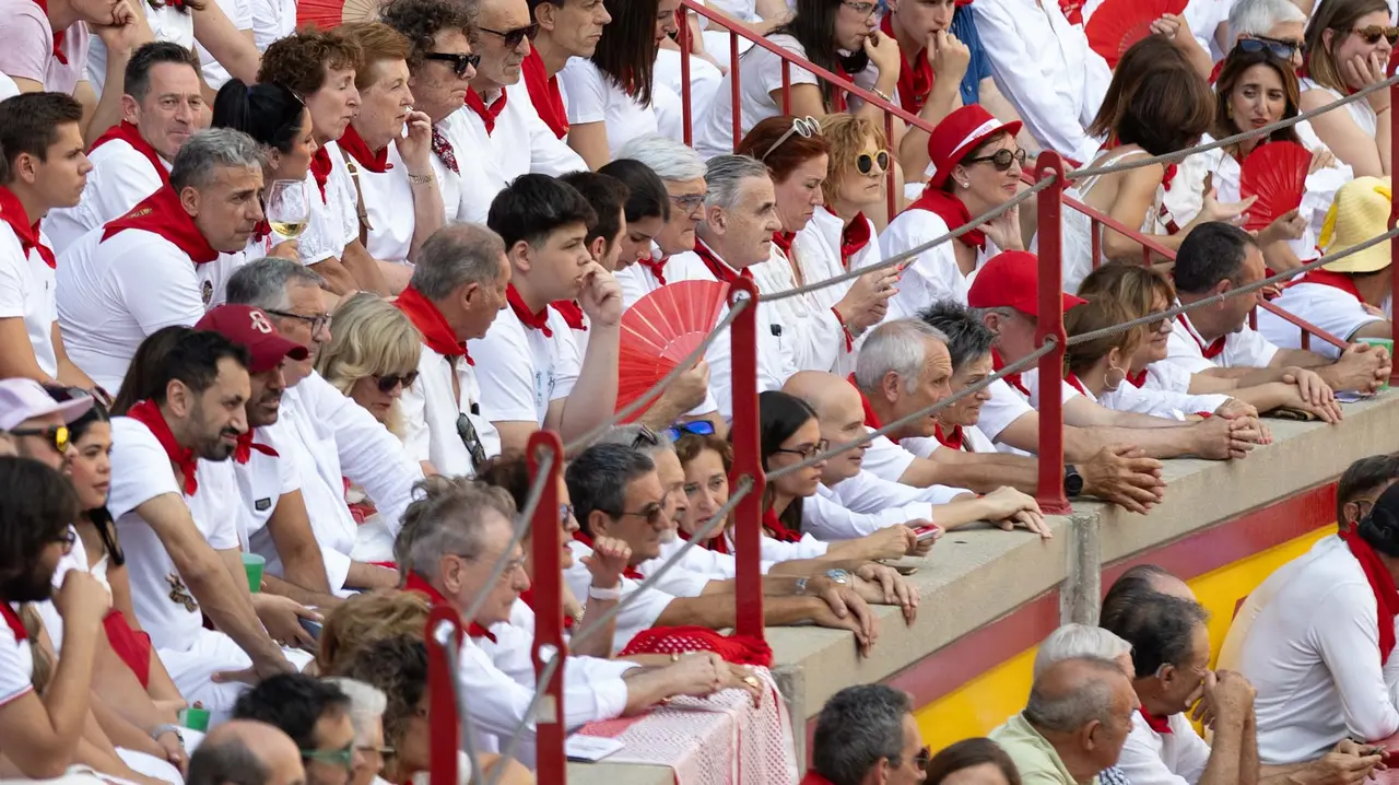 Ambiente en la Corrida de Rejones en la Feria del Toro de San Fermín 2025. Maite H. Mateo.-26