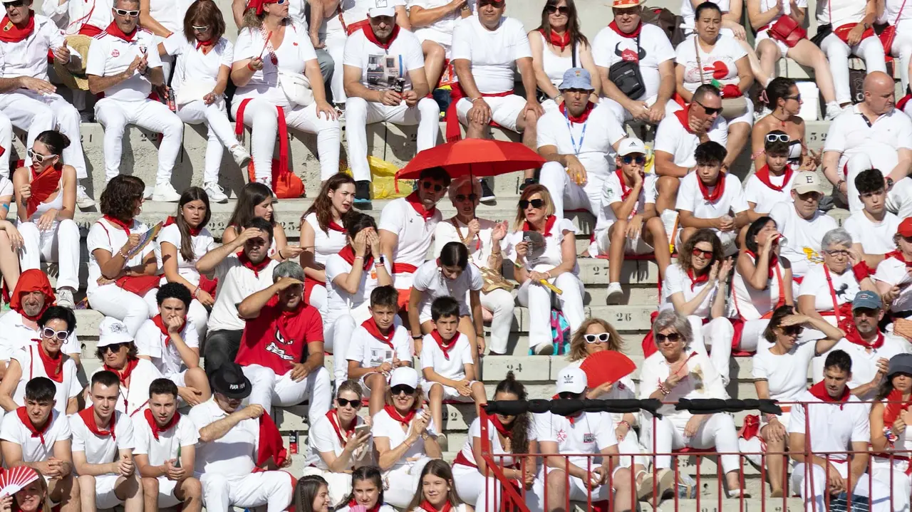 Ambiente en la Corrida de Rejones en la Feria del Toro de San Fermín 2025. Maite H. Mateo.-27