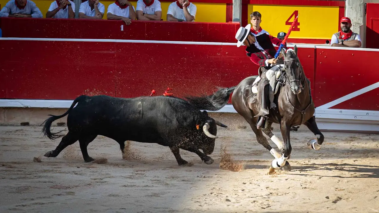 Corrida de Rejones en la Feria del Toro de San Fermín 2025. Maite H. Mateo.-18