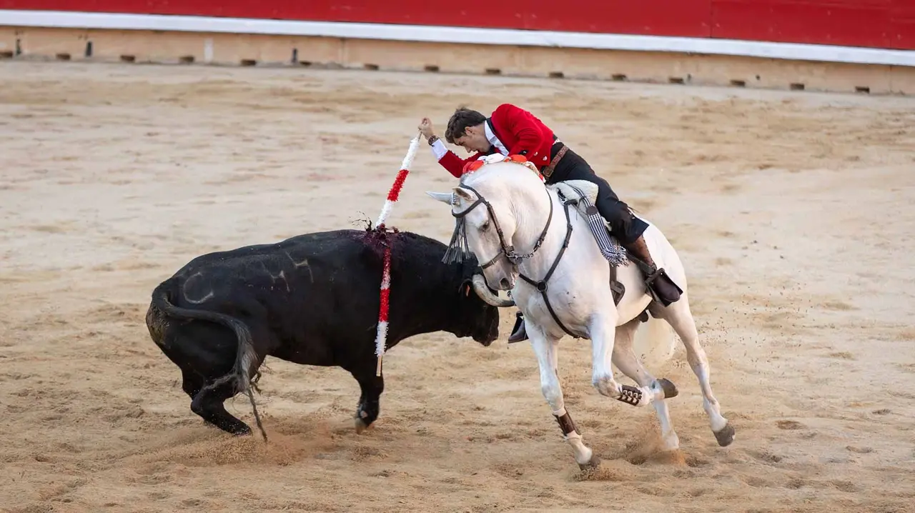 Corrida de Rejones en la Feria del Toro de San Fermín 2025. Maite H. Mateo.-26