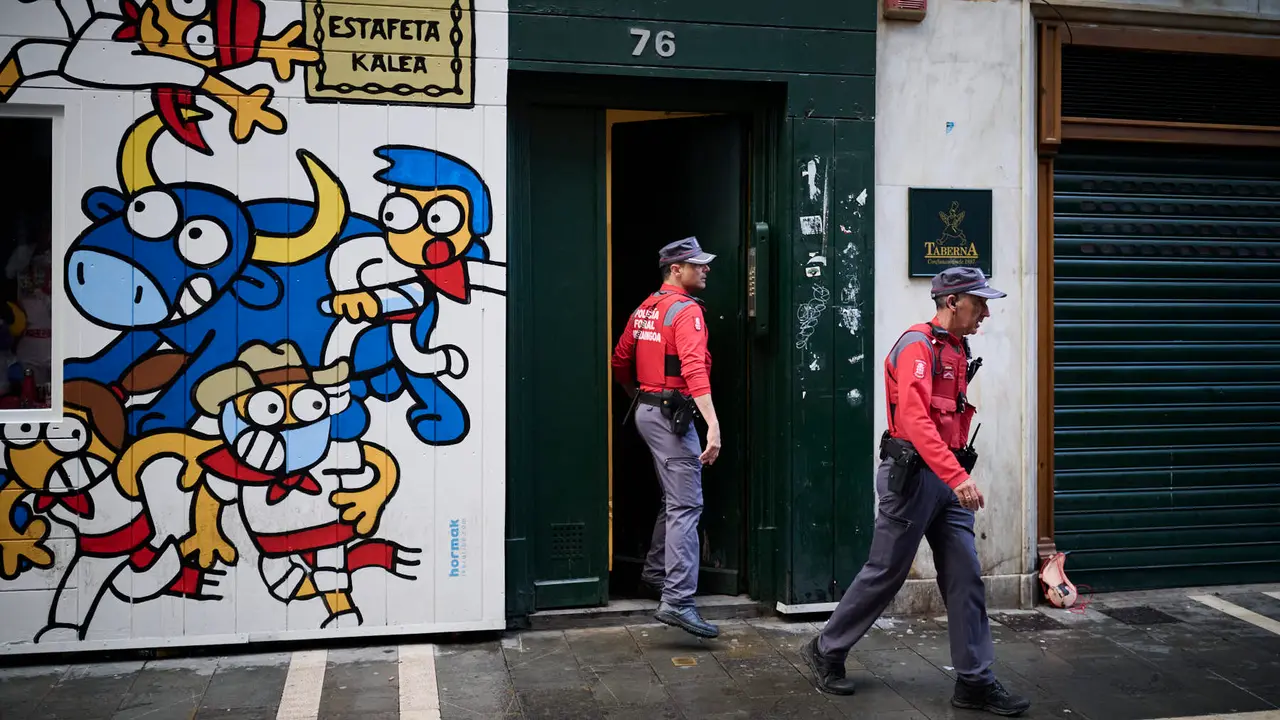 Ambiente previo al primer encierro de San Fermín 2025. PABLO LASAOSA