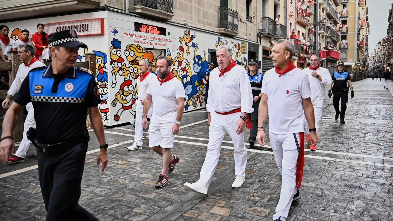 Ambiente previo al primer encierro de San Fermín 2025. PABLO LASAOSA