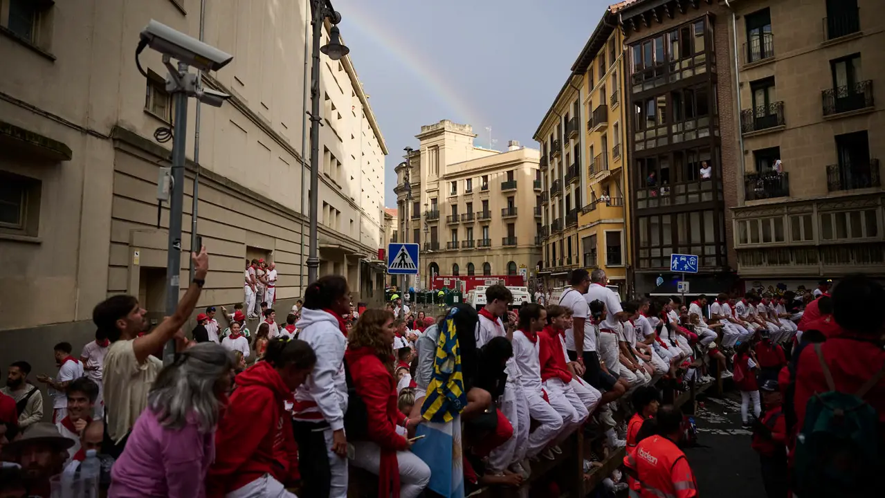 Ambiente previo al primer encierro de San Fermín 2025. PABLO LASAOSA