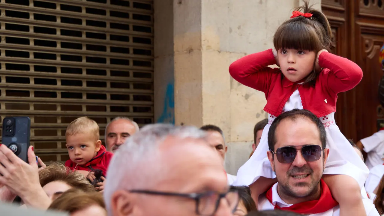 Procesión de San Fermín 2025 por las calles de Pamplona. IÑIGO ALZUGARAY