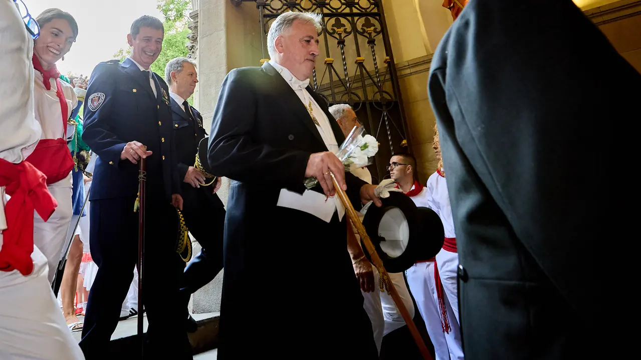 Procesión de San Fermín 2025 por las calles de Pamplona. IÑIGO ALZUGARAY