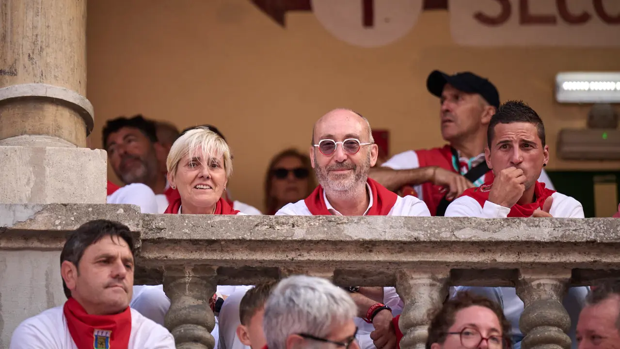 Ambiente durante la primera corrida de toros de San Fermín 2025 con toros de Fuente Ymbro para Miguel Ángel Perera, Talavante y Daniel Luque. PABLO LASAOSA