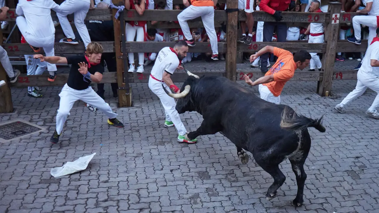 Segundo encierro de San Fermín 2025 el día 8 de julio con toros de Cebada Gago en Telefónica. EUROPA PRESS - EDUARDO SANZ (18)