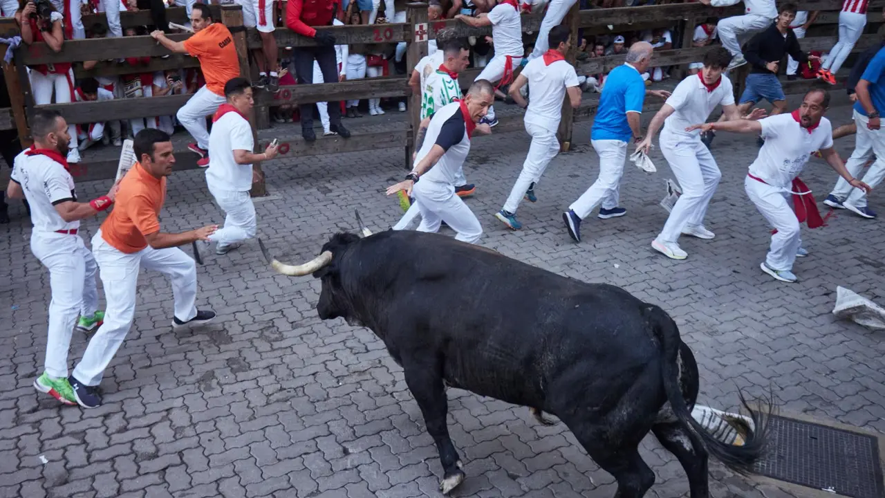 Segundo encierro de San Fermín 2025 el día 8 de julio con toros de Cebada Gago en Telefónica. EUROPA PRESS - EDUARDO SANZ (19)
