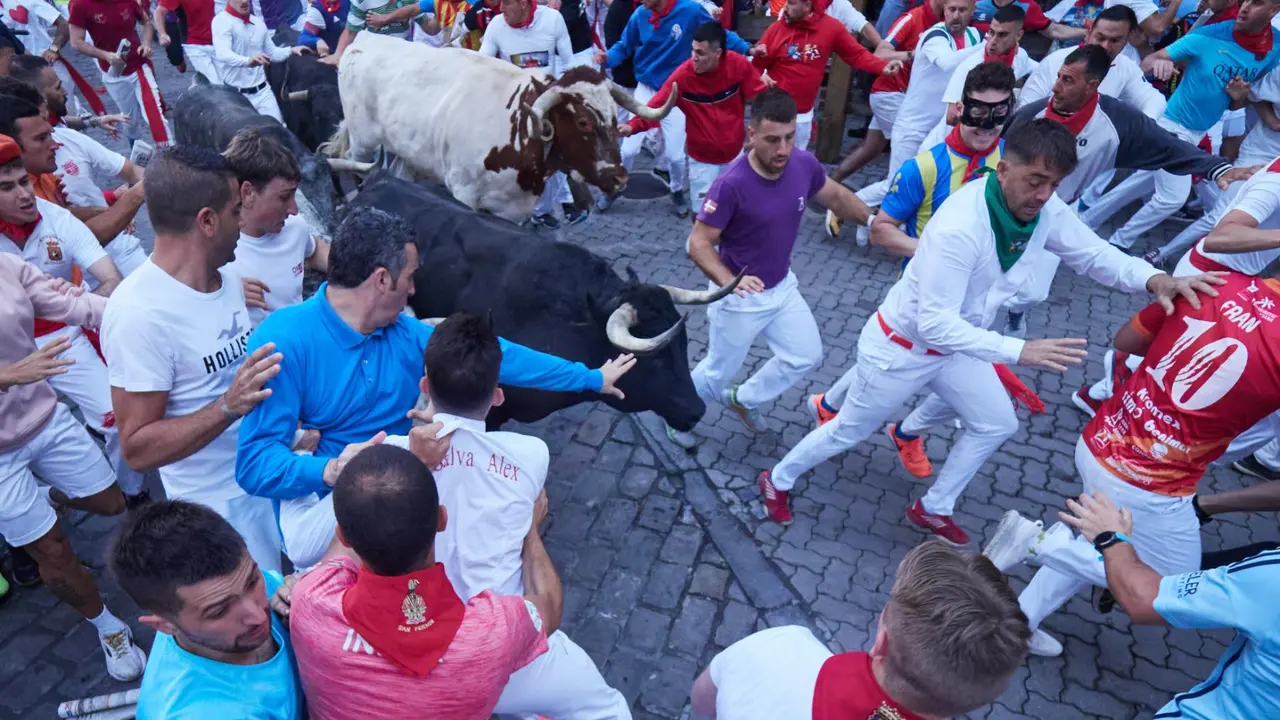 Segundo encierro de San Fermín 2025 el día 8 de julio con toros de Cebada Gago en Telefónica. EUROPA PRESS - EDUARDO SANZ (23)