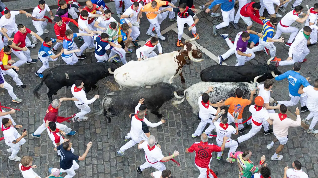 Segundo encierro de San Fermín 2015 con toros de Cebada Gago en Telefonica. Maite H. Mateo.-24