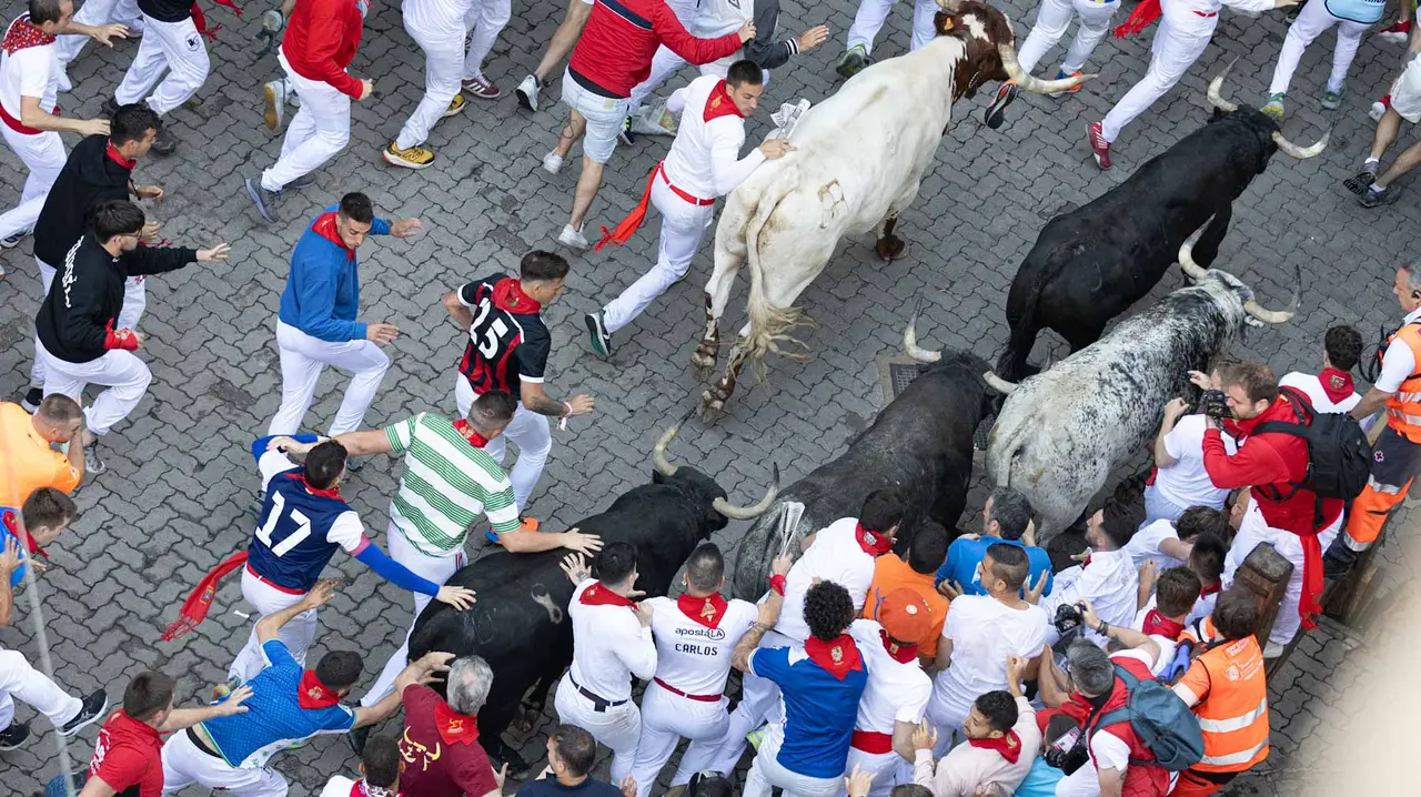 Segundo encierro de San Fermín 2015 con toros de Cebada Gago en Telefonica. Maite H. Mateo.-31