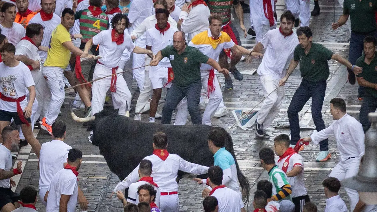 Segundo encierro de San Fermín 2015 con toros de Cebada Gago en Telefonica. Maite H. Mateo.-34