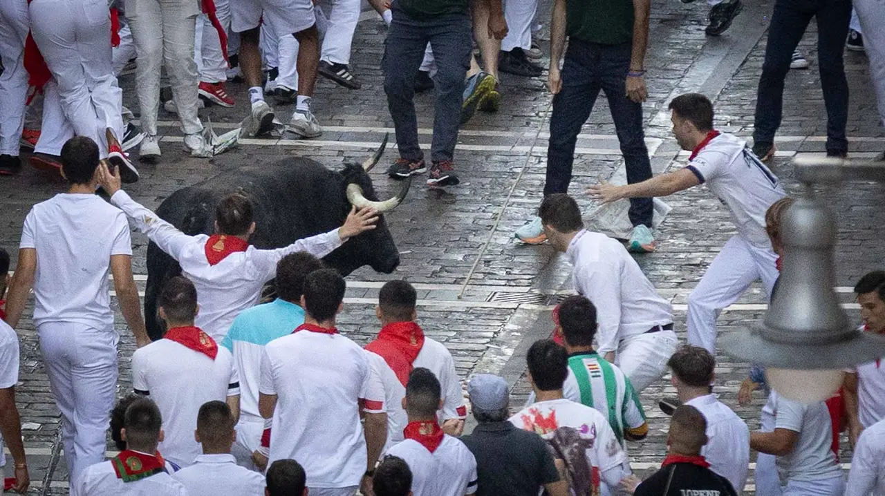 Segundo encierro de San Fermín 2015 con toros de Cebada Gago en Telefonica. Maite H. Mateo.-35